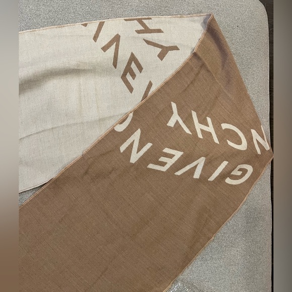 NEW Givenchy Beige Cream Wool Scarf - Picture 12 of 13